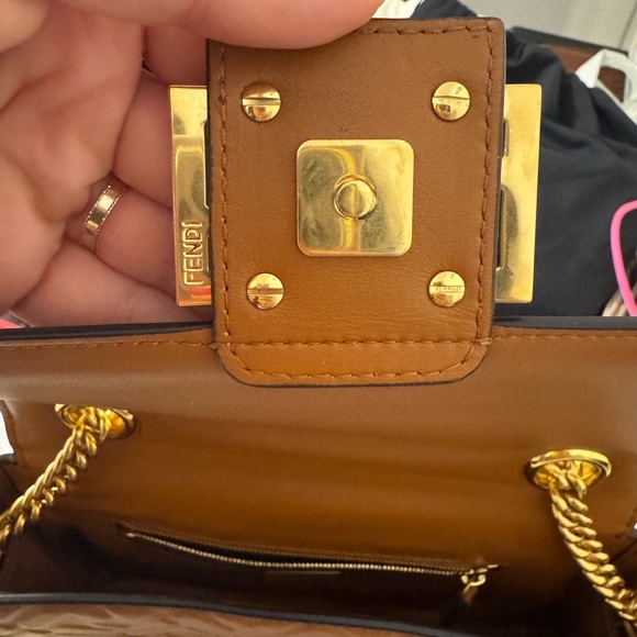 Fendi Embossed Baguette chain bag - Picture 8 of 11